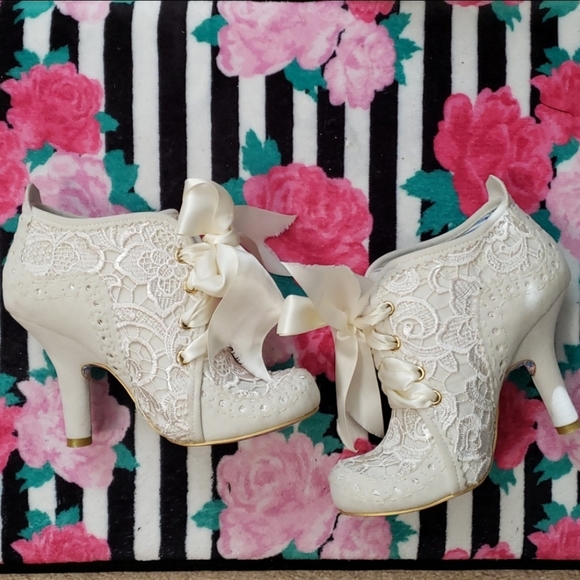 ƹӝʒ Irregular Choice Abigail's Party Heeled Booties - Picture 11 of 13
